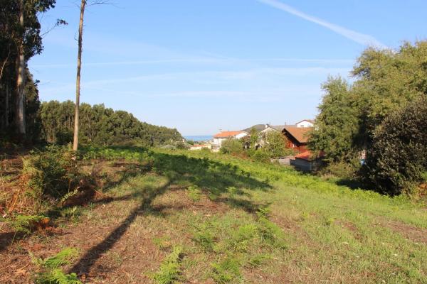Terreno en Raxón Núcleo s/n Sinnmero