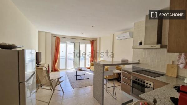 Apartamento de 2 dormitorios en alquiler en Garrucha, Almería