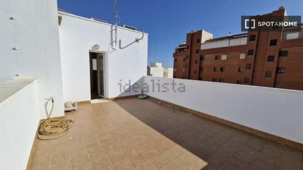 Apartamento de 2 dormitorios en alquiler en Garrucha, Almería
