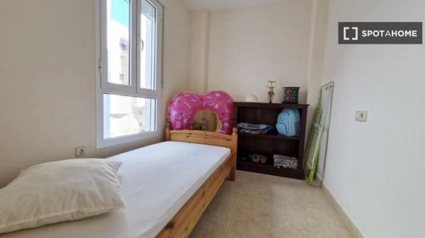 Apartamento de 2 dormitorios en alquiler en Garrucha, Almería