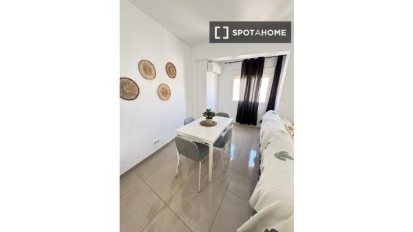 Se alquila habitación en Santa Rita, Almería