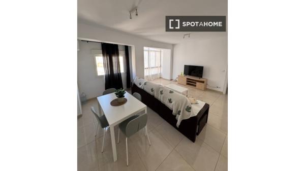 Se alquila habitación en Santa Rita, Almería