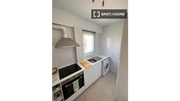 Se alquila habitación en Santa Rita, Almería