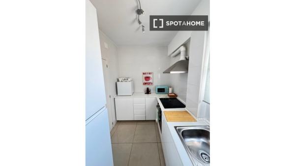 Se alquila habitación en Santa Rita, Almería