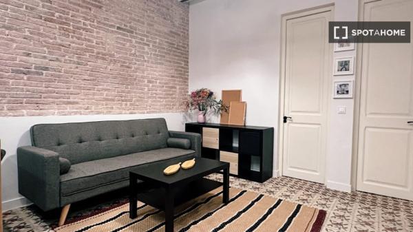 Habitación en piso compartido en barcelona.