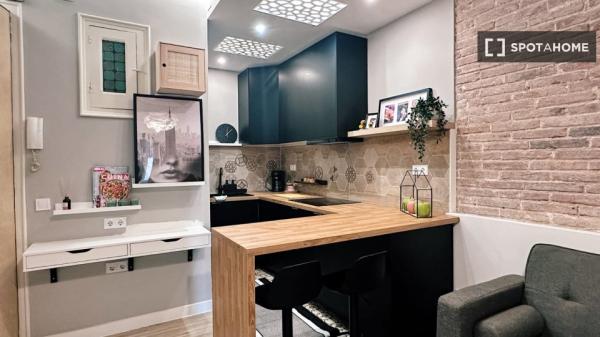 Habitación en piso compartido en barcelona.