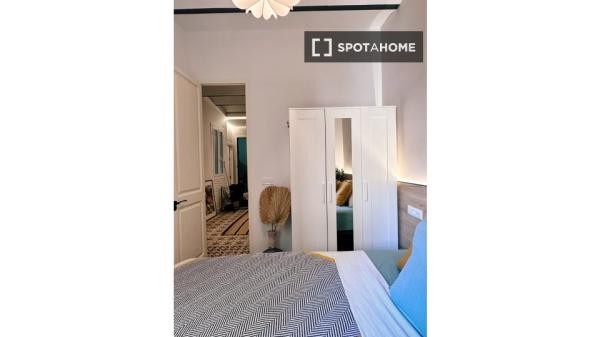 Habitación en piso compartido en barcelona.