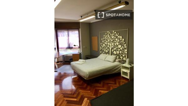 Zimmer in Wohngemeinschaft zu vermieten in Plaza España, Valladolid