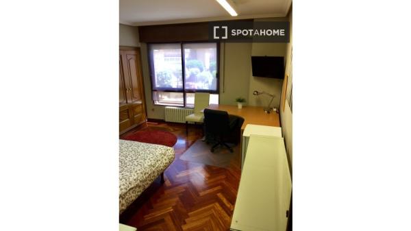 Zimmer in Wohngemeinschaft zu vermieten in Plaza España, Valladolid