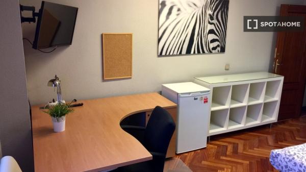 Zimmer in Wohngemeinschaft zu vermieten in Plaza España, Valladolid