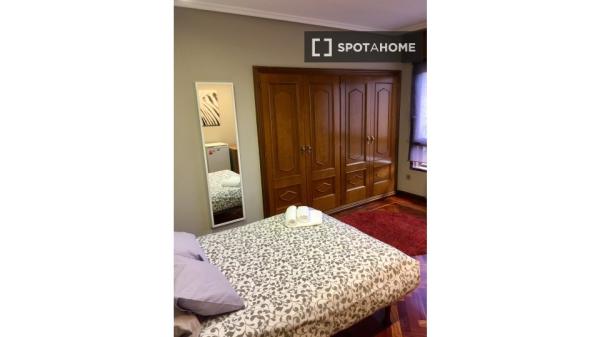 Zimmer in Wohngemeinschaft zu vermieten in Plaza España, Valladolid