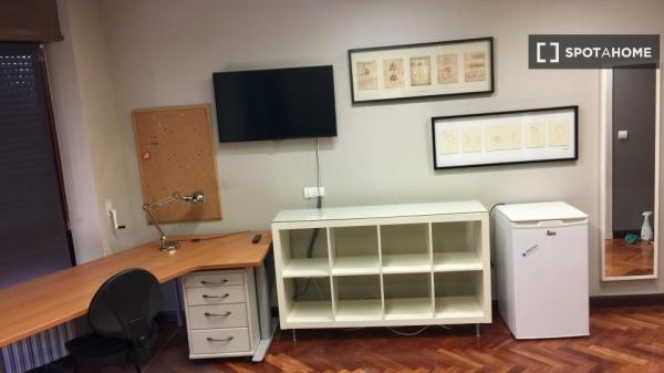 Pokój w mieszkaniu współdzielonym do wynajęcia na Plaza España w Valladolid