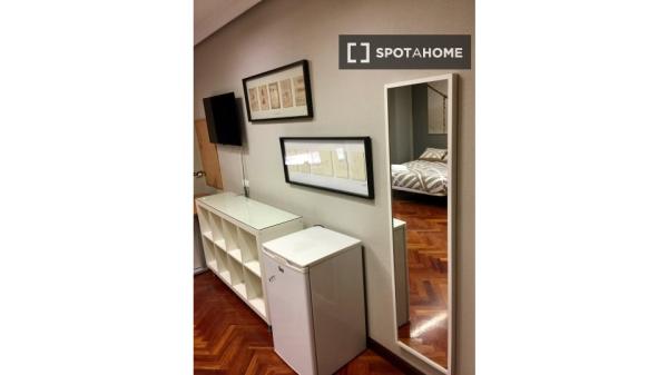 Pokój w mieszkaniu współdzielonym do wynajęcia na Plaza España w Valladolid