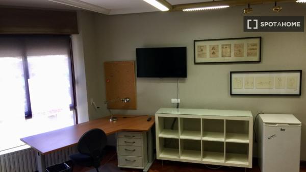 Pokój w mieszkaniu współdzielonym do wynajęcia na Plaza España w Valladolid