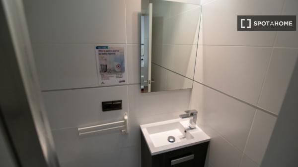 Pokój w mieszkaniu współdzielonym do wynajęcia na Plaza España w Valladolid