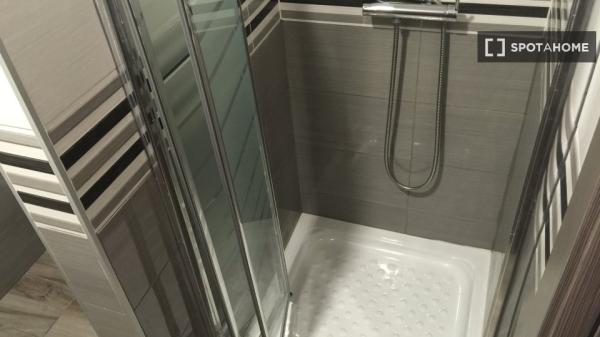 Habitación en piso compartido de 8 habitaciones, Plaza España