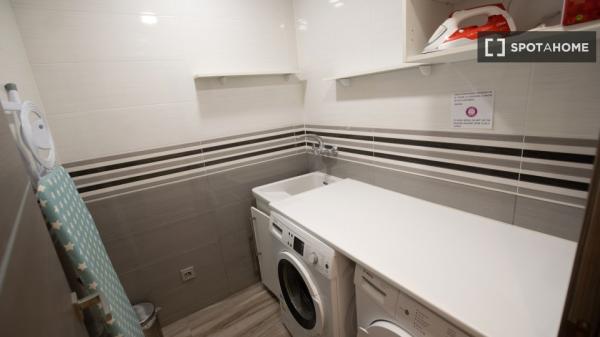 Habitación en piso compartido de 8 habitaciones, Plaza España