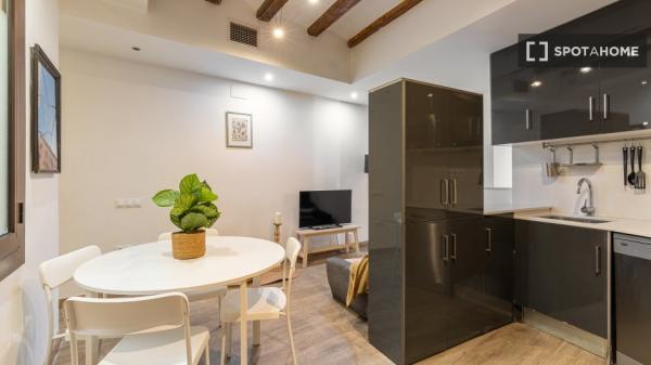 Habitación en piso compartido en barcelona.