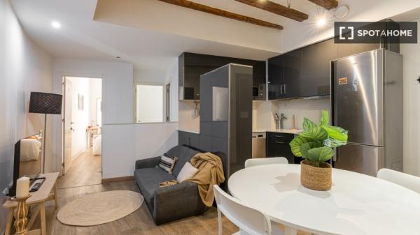 Habitación en piso compartido en barcelona.