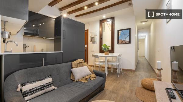 Habitación en piso compartido en barcelona.
