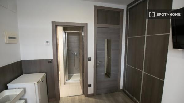 Habitación en piso compartido de 8 habitaciones, Plaza España