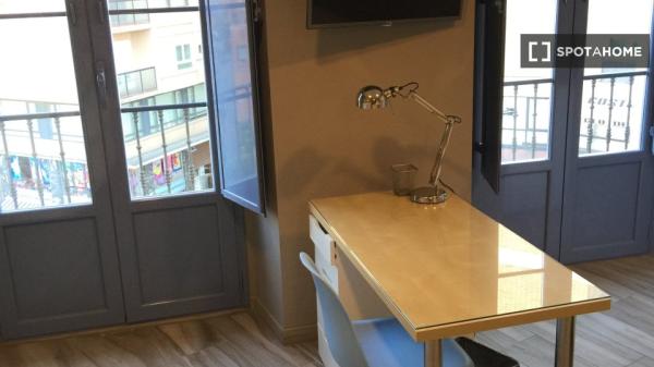 Habitación en piso compartido de 8 habitaciones, Plaza España