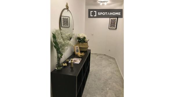 Apartamento de 2 habitaciones en alquiler en Mármoles Este, Málaga