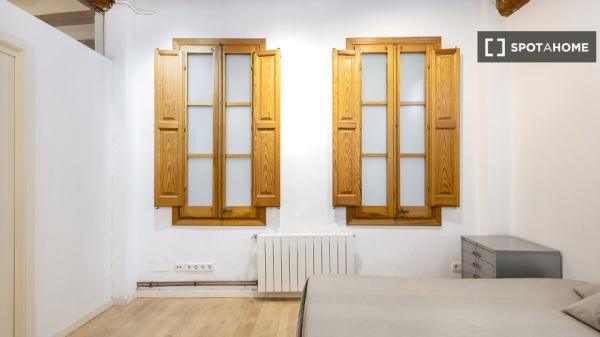 Piso de 2 habitaciones en alquiler en Sant Pere, Barcelona.