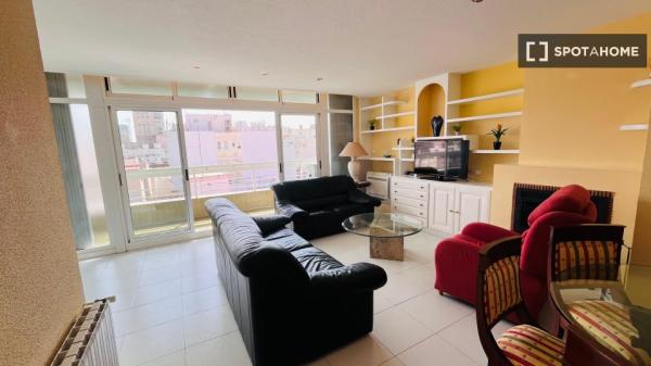 Zimmer in Wohngemeinschaft in Alicante zu vermieten.