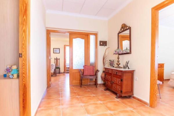 Casa independiente en via Sense Nom