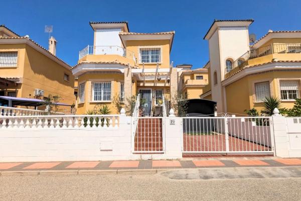 Casa independiente en calle Francia