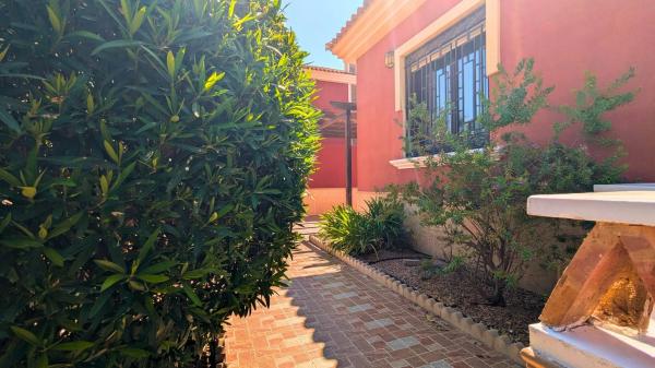 Casa independiente en calle Portugal, 32