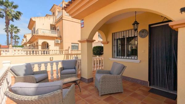 Chalet pareado en calle Alemania