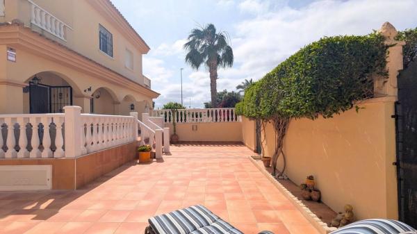 Chalet pareado en calle Alemania