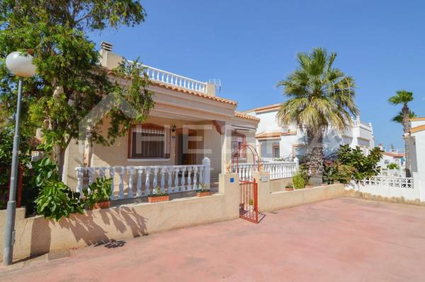 Casa independiente en calle Manuel de Falla, 120 -234