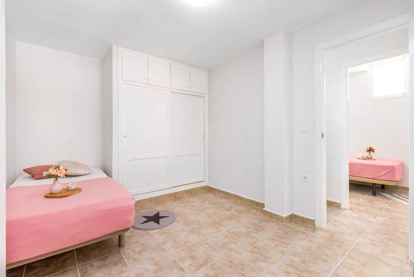 Chalet pareado en calle Aitana