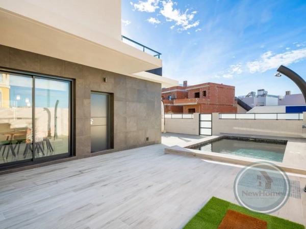 Casa independiente en C. Miguel Delibes