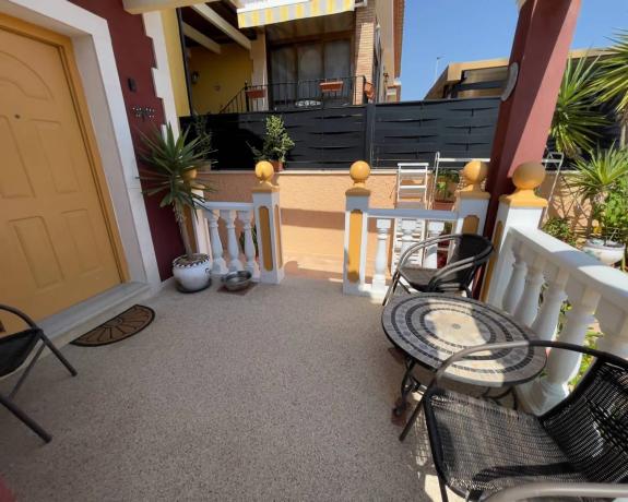 Casa de pueblo en calle Inglaterra, 13