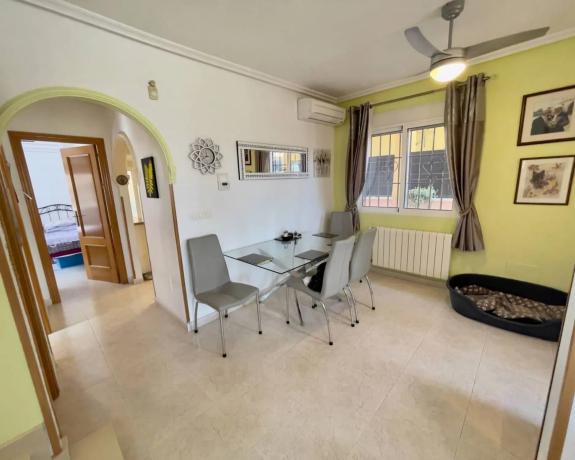 Casa de pueblo en calle Inglaterra, 13