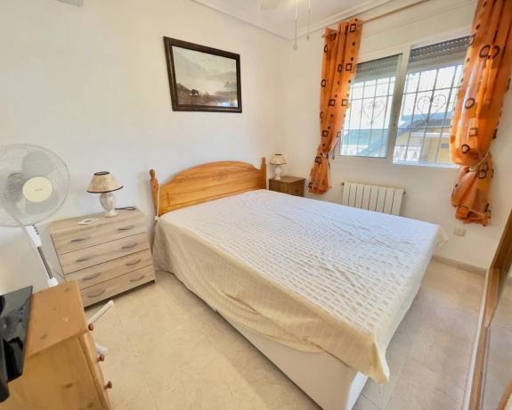 Casa de pueblo en calle Inglaterra, 13