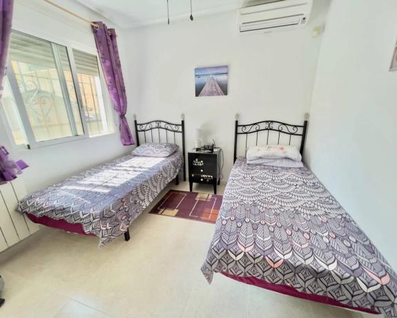 Casa de pueblo en calle Inglaterra, 13