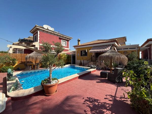 Casa independiente en calle Alemania s/n