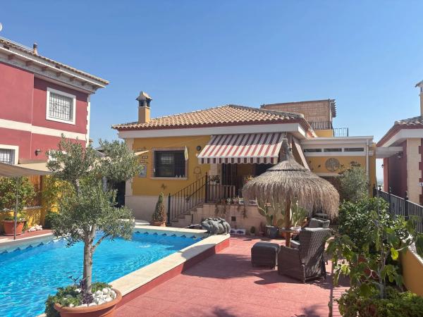 Casa independiente en calle Alemania s/n