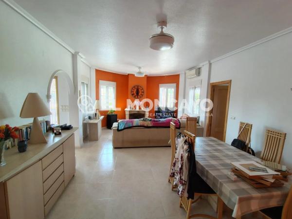 Casa independiente en calle Holanda