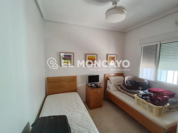 Casa independiente en calle Holanda