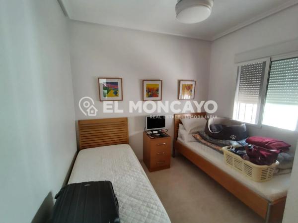 Casa independiente en calle Holanda