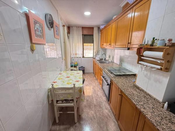 Piso en calle Luis Galiana, 11