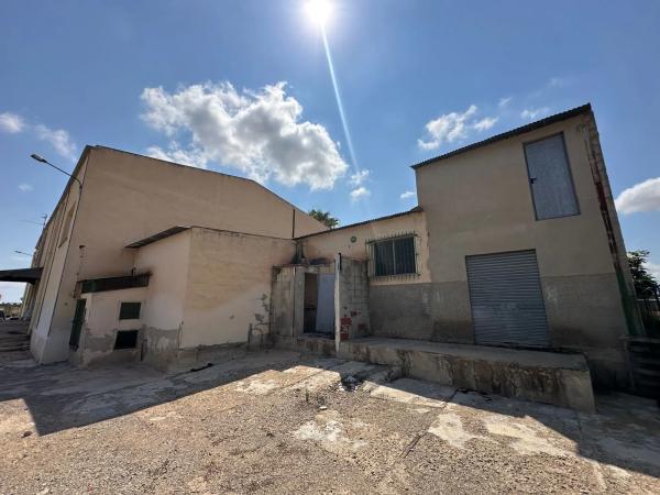 Casa independiente en Barrio S. Jose Cr Catral, 277