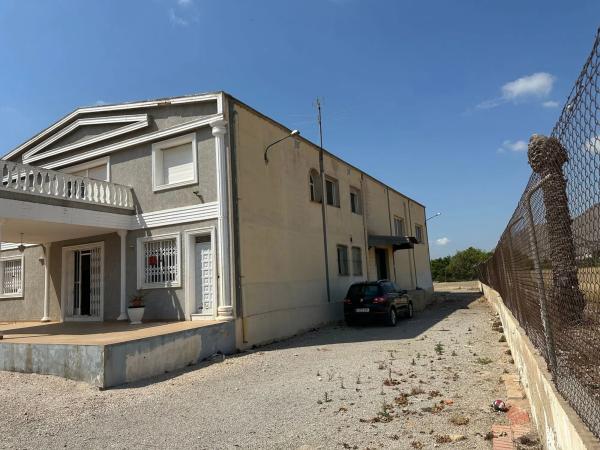 Casa independiente en Barrio S. Jose Cr Catral, 277