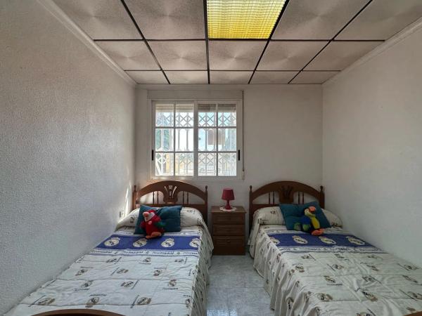 Casa independiente en Barrio S. Jose Cr Catral, 277